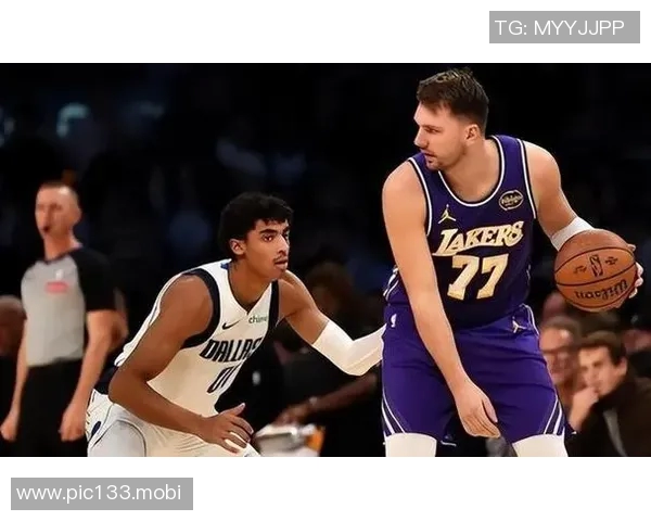 湖人vs独行侠首发:詹姆斯领衔里夫斯替补 东契奇缺阵无缘战旧主 湖人vs独行侠首发:詹姆斯领衔里夫斯替补 东契奇缺阵无缘战旧主